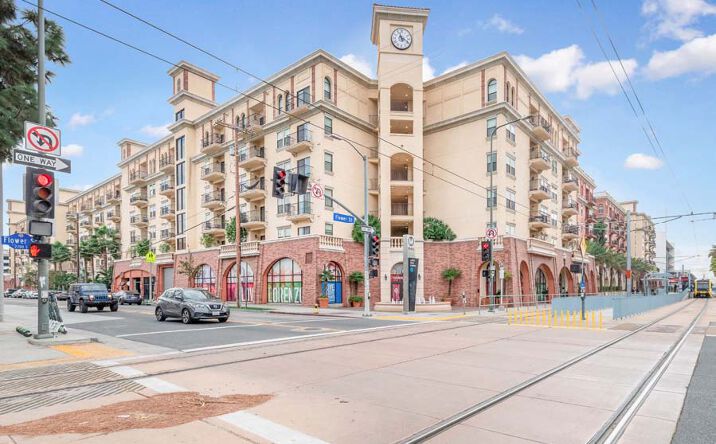 Pictures of Retail property located at 325 West Adams Blvd, Los Angeles, CA 90007 for lease - image #1