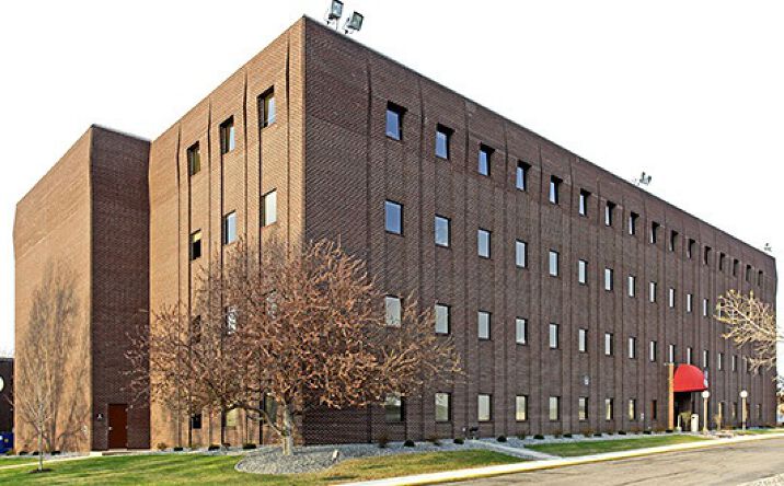 Pictures of Office property located at 1935 County Road B2 W, St Paul, MN 55113 for lease - image #1