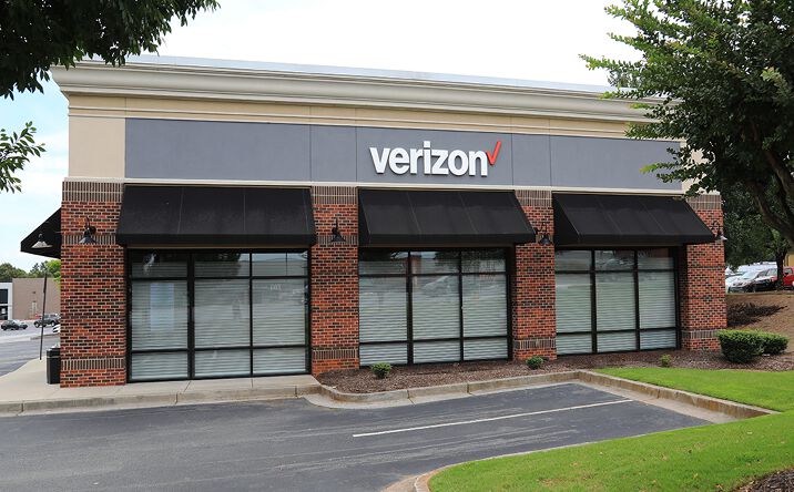Pictures of Retail, Restaurant property located at 425 Ernest W Barrett Pkwy NW, Kennesaw, GA 30144 for lease - image #1