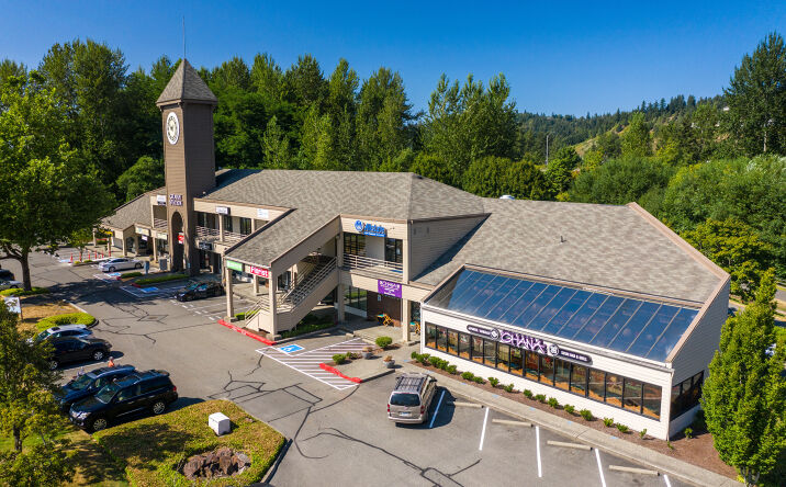 Pictures of Retail property located at 240 NW Gilman Blvd, Issaquah, WA 98027 for lease - image #1