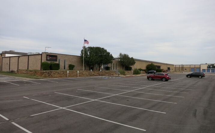 Pictures of Industrial property located at 602 Fountain Pkwy, Grand Prairie, TX 75050 for lease - image #1