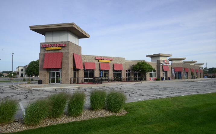 Pictures of Retail, Office property located at 14440 F St, Omaha, NE 68137 for lease - image #1