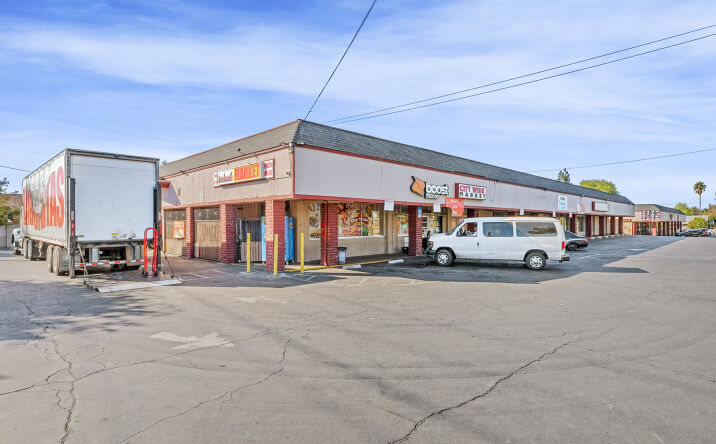 Pictures of Retail property located at 505 W Dakota Ave, Fresno, CA 93705 for lease - image #1