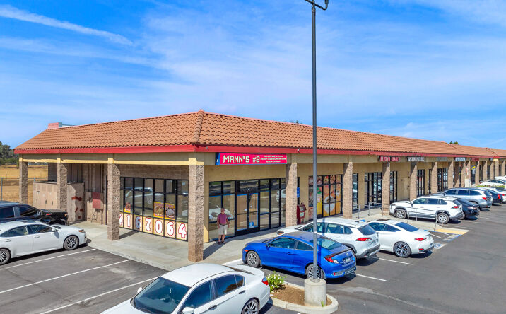 Pictures of Retail property located at 1410 Country Club Dr, Madera, CA 93638 for lease - image #1