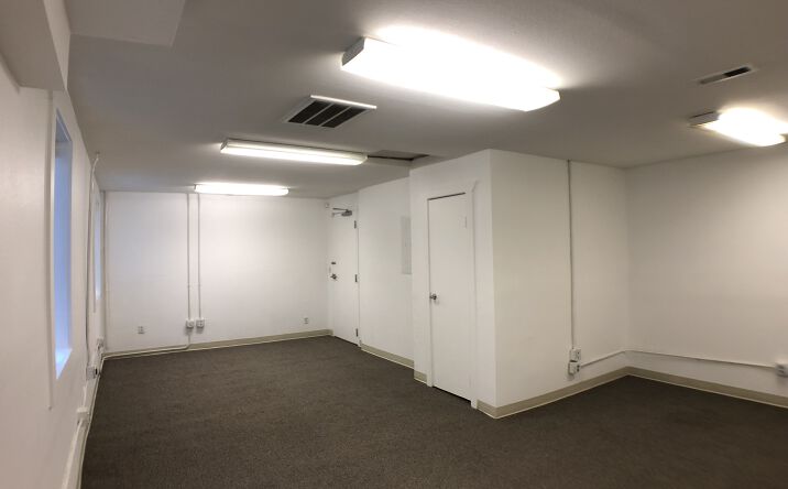 Pictures of Retail, Office property located at 1733 SE Morrison St, Portland, OR 97214 for lease - image #1