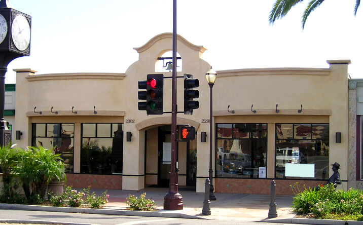 Pictures of Retail property located at 2298 Ventura Blvd, Camarillo, CA 93010 for lease - image #1