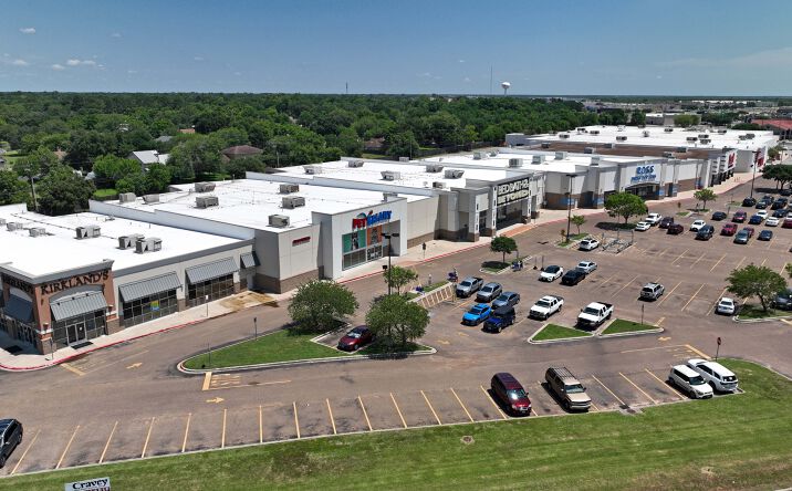 Pictures of Retail property located at NE Zac Lentz Pkwy, Victoria, TX 77904 for lease - image #1
