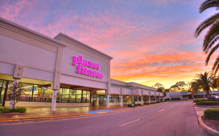 Pictures of Retail property located at 201 Crockett Blvd, Merritt Island, FL 32953 for lease - image #1