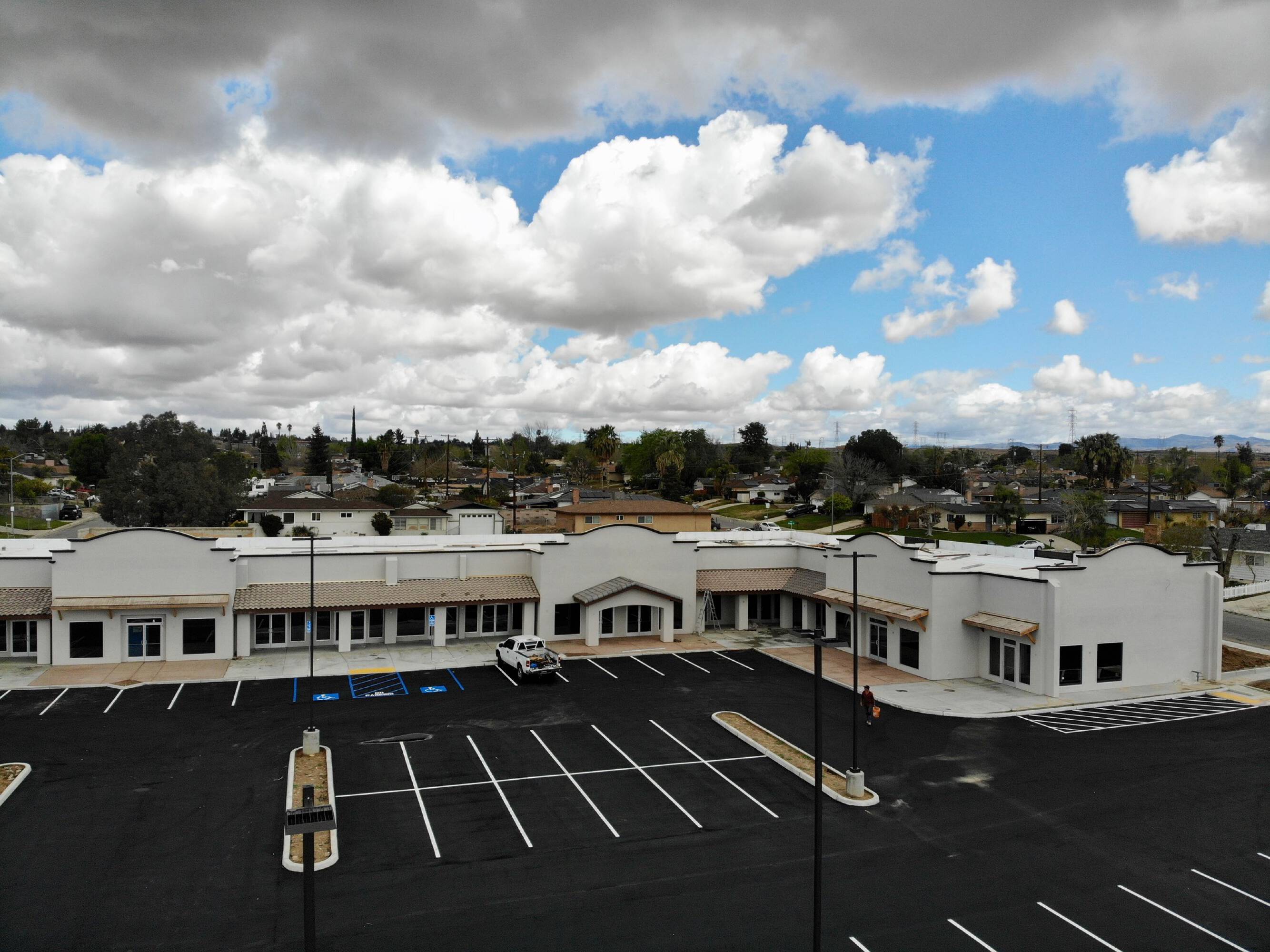 6700 Niles St, Bakersfield, CA 93306