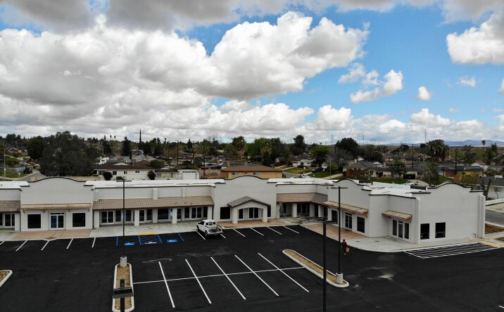 Pictures of Retail property located at 6700 Niles St, Bakersfield, CA 93306 for lease - image #1