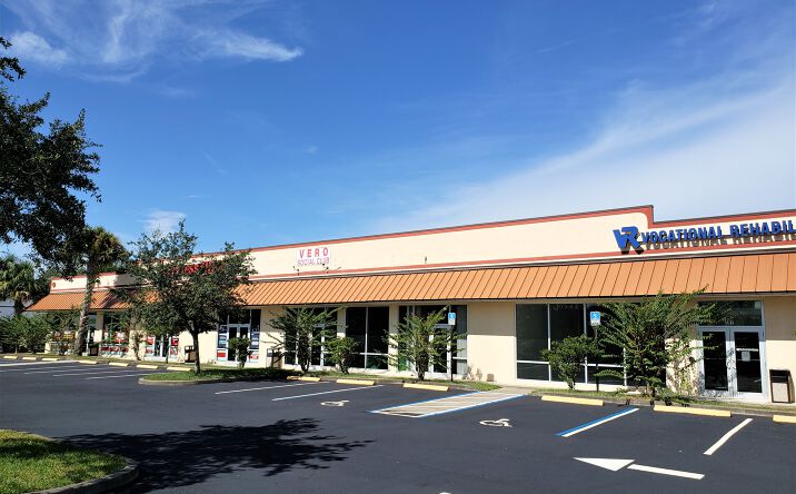 Pictures of Retail property located at 6480 20th St, Vero Beach, FL 32966 for lease - image #1