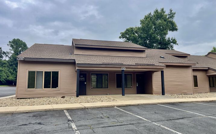 Pictures of Office property located at 3703 Latrobe Dr, Charlotte, NC 28211 for lease - image #1
