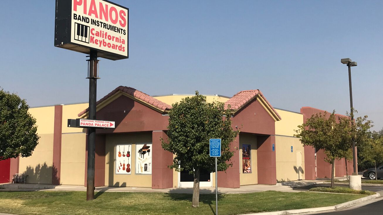 100 Oak St, Bakersfield, CA 93304 Retail Space for Lease California Keyboards Building