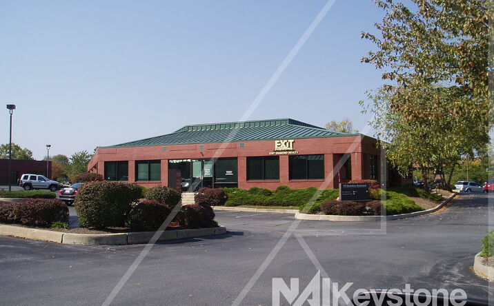 Pictures of Office property located at 975 Berkshire Blvd, Wyomissing, PA 19610 for lease - image #1