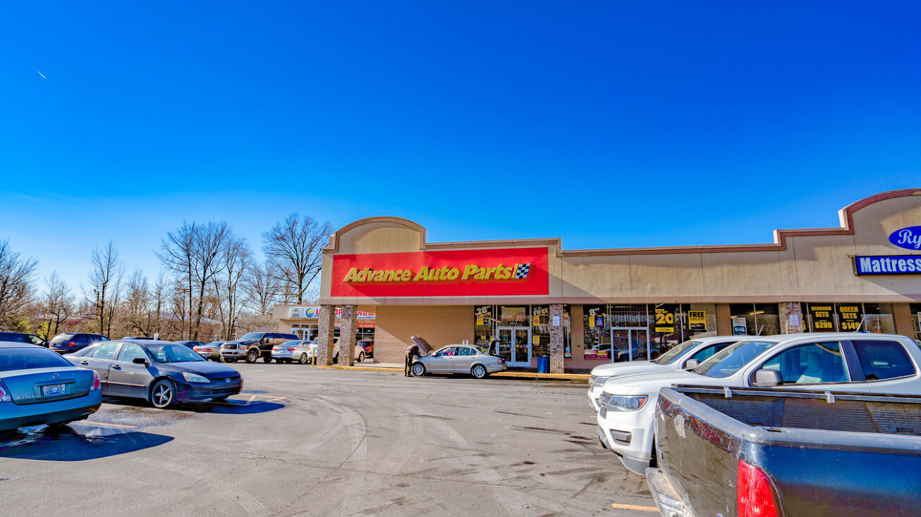 4922 Poplar Level Rd, Louisville, KY 40219 Retail Space for Lease