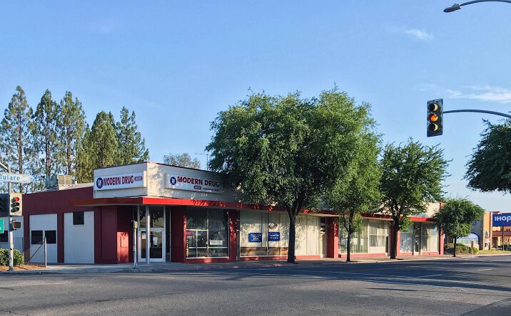 Pictures of Retail, Office property located at 3032-3044 Tulare St, Fresno, CA 93721 for lease - image #1