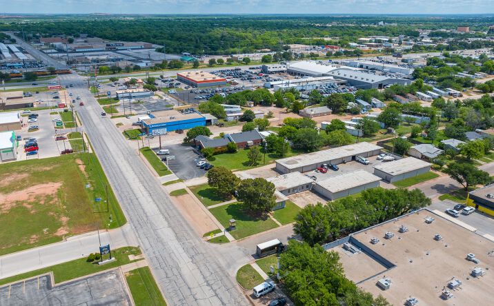 Pictures of Office, Industrial property located at 209 S. Pioneer Dr, Abilene, TX 79605 for lease - image #1