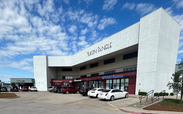 Pictures of Retail, Office, Special Purpose property located at 1010 Garth Brooks Blvd, Yukon, OK 73099 for lease - image #1
