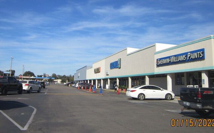 Pictures of Retail property located at 2020 S Jefferson St, Perry, FL 32348 for lease - image #1