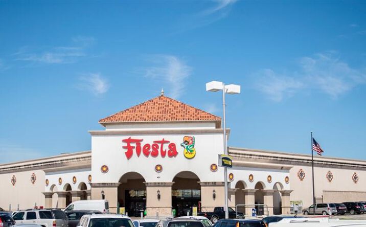 Pictures of Retail property located at 4200 South Fwy, Fort Worth, TX 76115 for lease - image #1