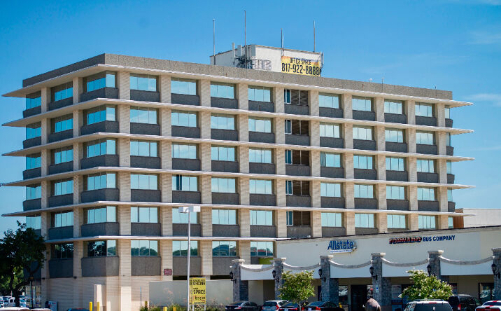 Pictures of Office property located at 4200 South Fwy, Fort Worth, TX 76115 for lease - image #1