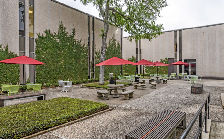Pictures of Office property located at 1322 Space Park Dr, Houston, TX 77058 for sales - image #1