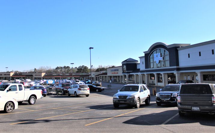 Pictures of Retail property located at 2305 Augusta Rd, West Columbia, SC 29169 for lease - image #1