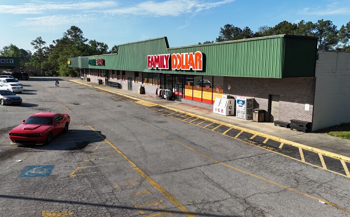 Pictures of Retail property located at 1735 Decker Blvd, Columbia, SC 29206 for lease - image #1