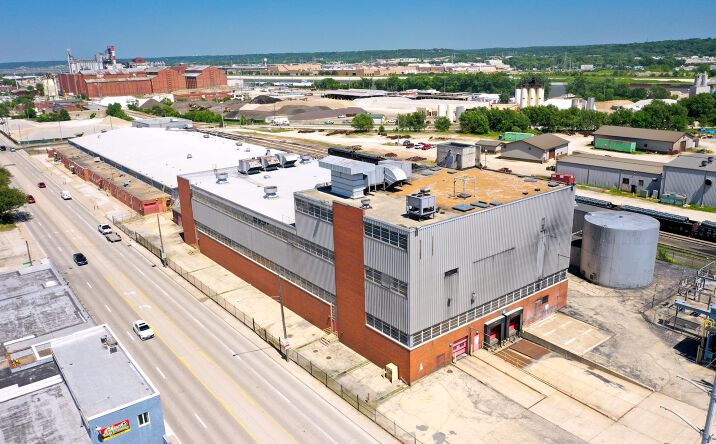 Pictures of Industrial property located at 2400 SW Washington St, Peoria, IL 61602 for lease - image #1