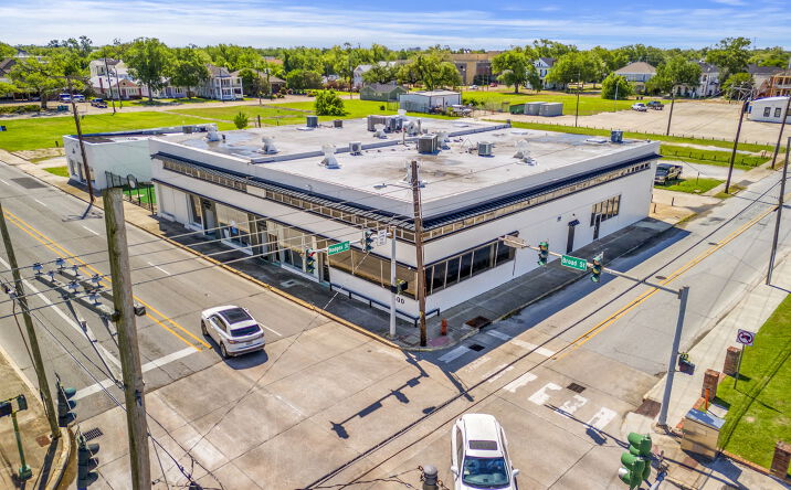 Pictures of Office property located at 500 Broad Street, Lake Charles, LA 70601 for lease - image #1