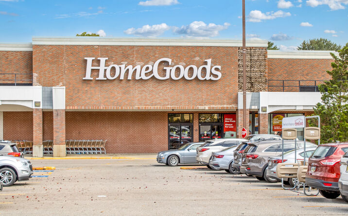 Pictures of Retail, Office, Restaurant property located at 2755 W. Market Street, Fairlawn, OH 44333 for lease - image #1