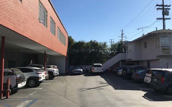 Pictures of Retail, Office property located at 4150 W. Riverside Drive, Burbank, CA 91505 for lease - image #1