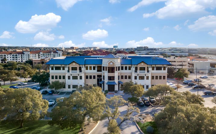 Pictures of Office property located at 18756 Stone Oak Pkwy, San Antonio, TX 78258 for lease - image #1