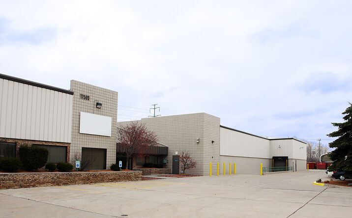 Pictures of Retail, Industrial property located at 17505 Helro Dr, Fraser, MI 48026 for lease - image #1