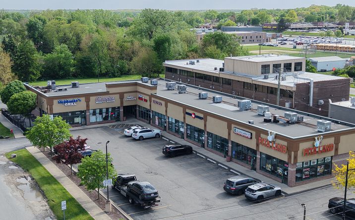 Pictures of Retail property located at 7831 W 95th St, Hickory Hills, IL 60457 for lease - image #1