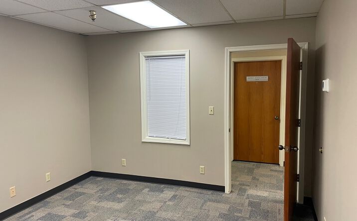 Pictures of Office property located at 5561 S 48th St, Lincoln, NE 68516 for sales - image #1