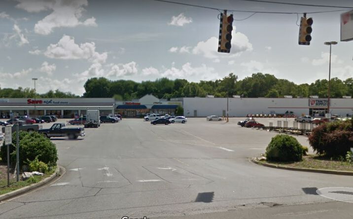 Pictures of Retail property located at 407 N Main St, Jamestown, TN 38556 for lease - image #1