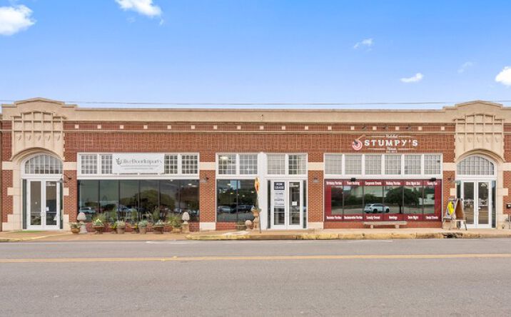 Pictures of Retail, Office property located at 924 Austin Ave, Waco, TX 76701 for lease - image #1