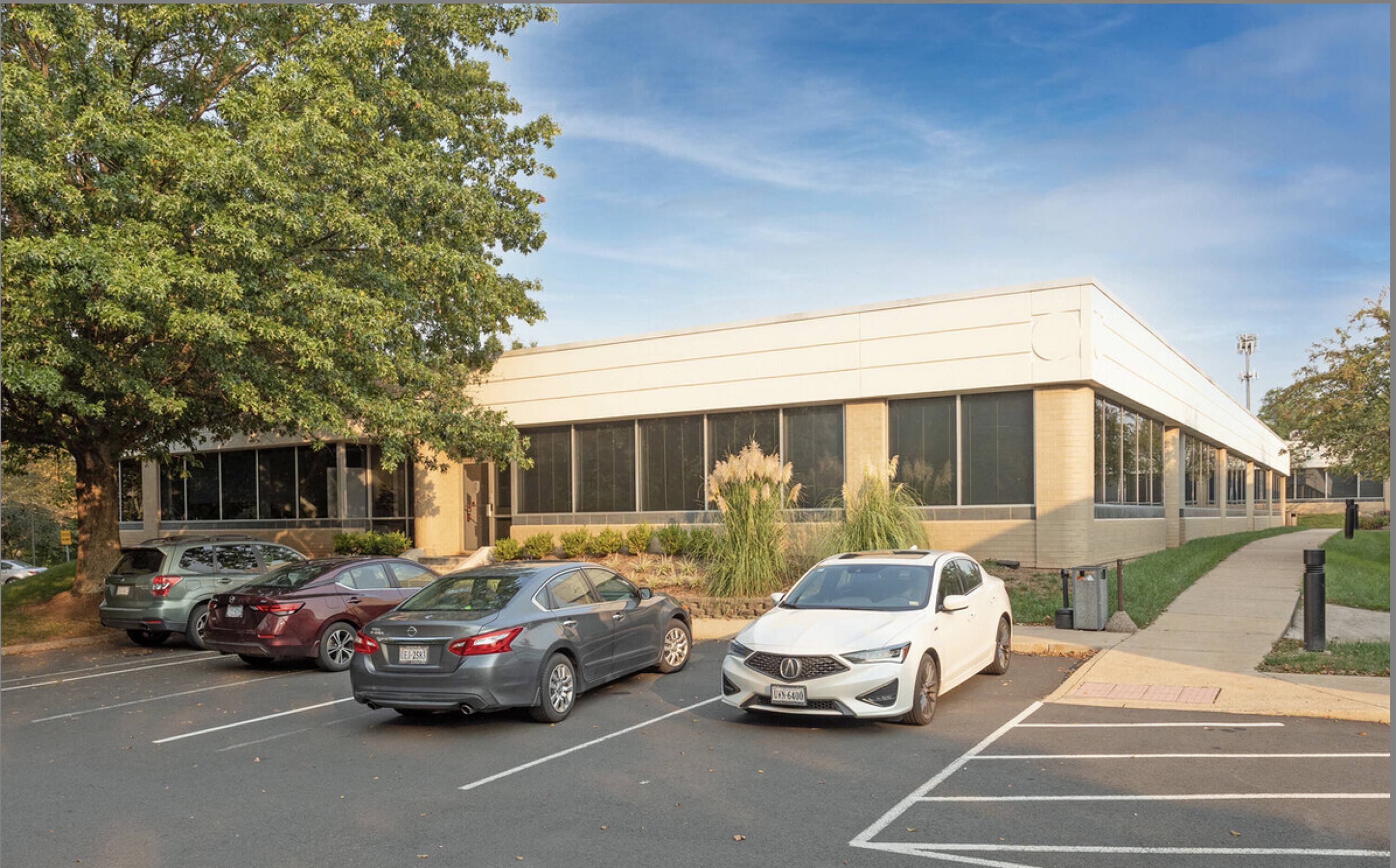 4451 Brookfield Corporate Dr, Chantilly, VA 20151