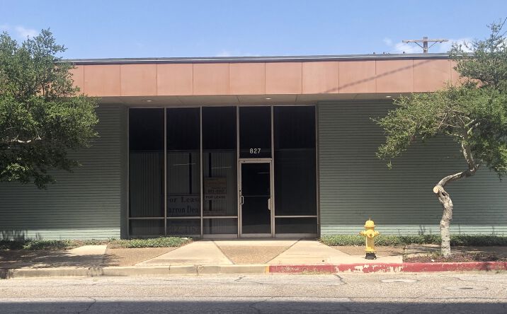 Pictures of Office property located at 827 N Tancahua St, Corpus Christi, TX 78401 for lease - image #1