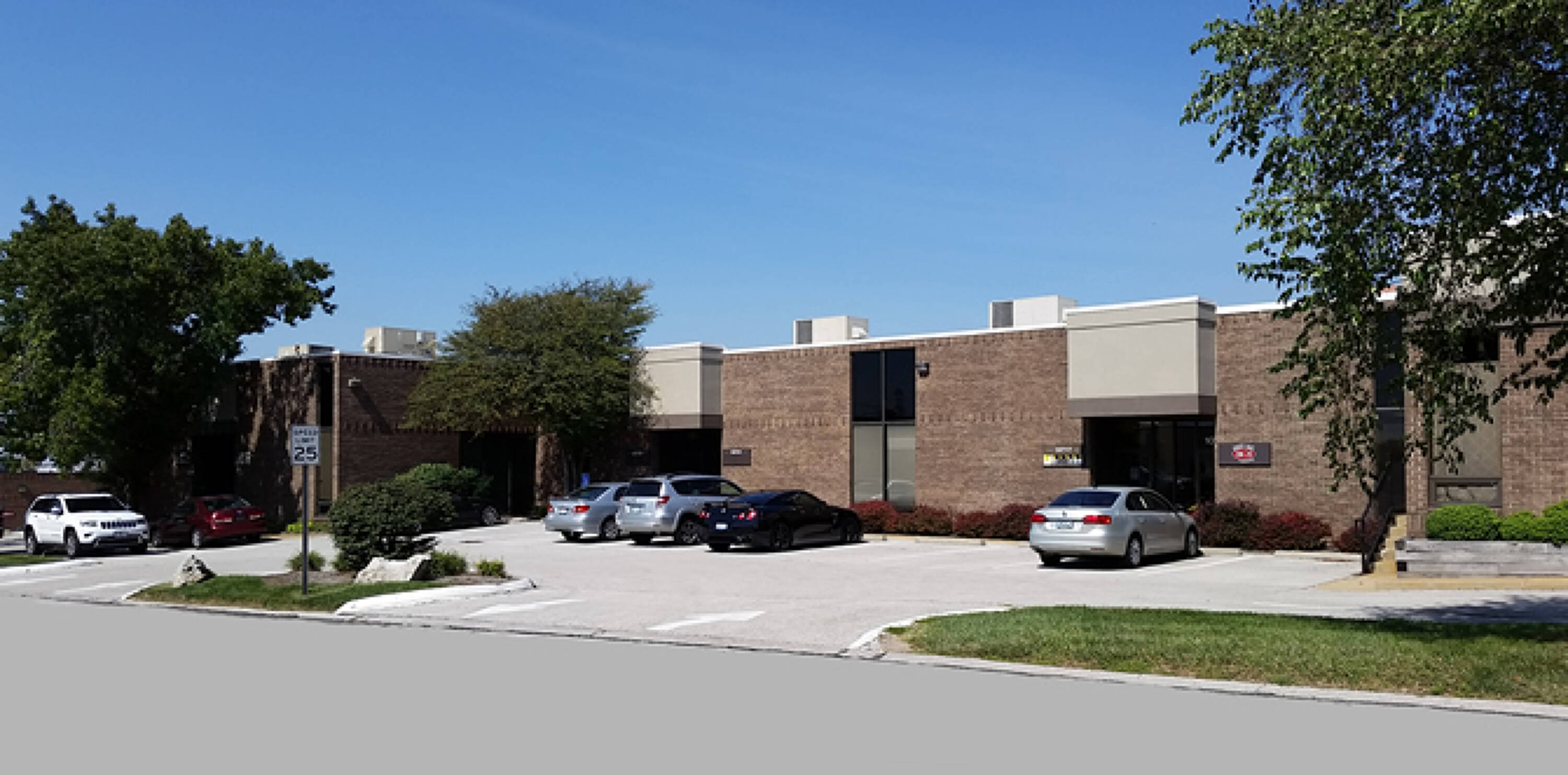 1561 N Warson Rd, St. Louis, MO 63132 Industrial Space for Lease
