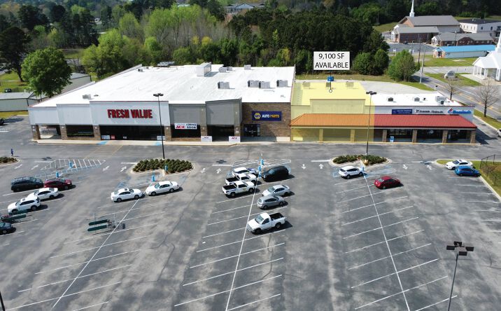 Pictures of Retail property located at 1009 Crossroads Plaza Dr, Moody, AL 35004 for lease - image #1