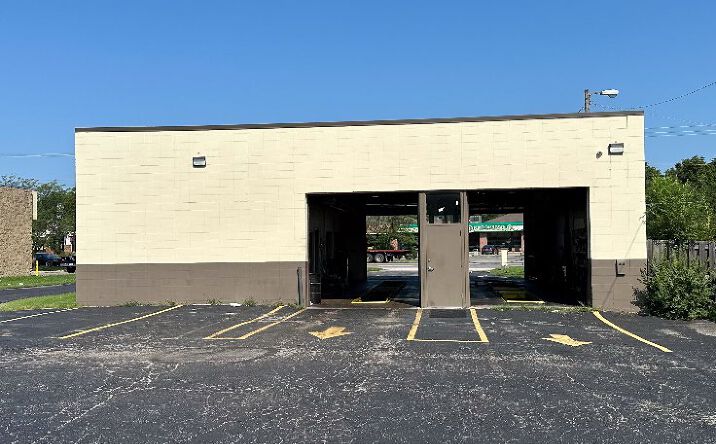 Pictures of Retail property located at 7760 N. Lindbergh Blvd, Hazelwood, MO 63042 for lease - image #1