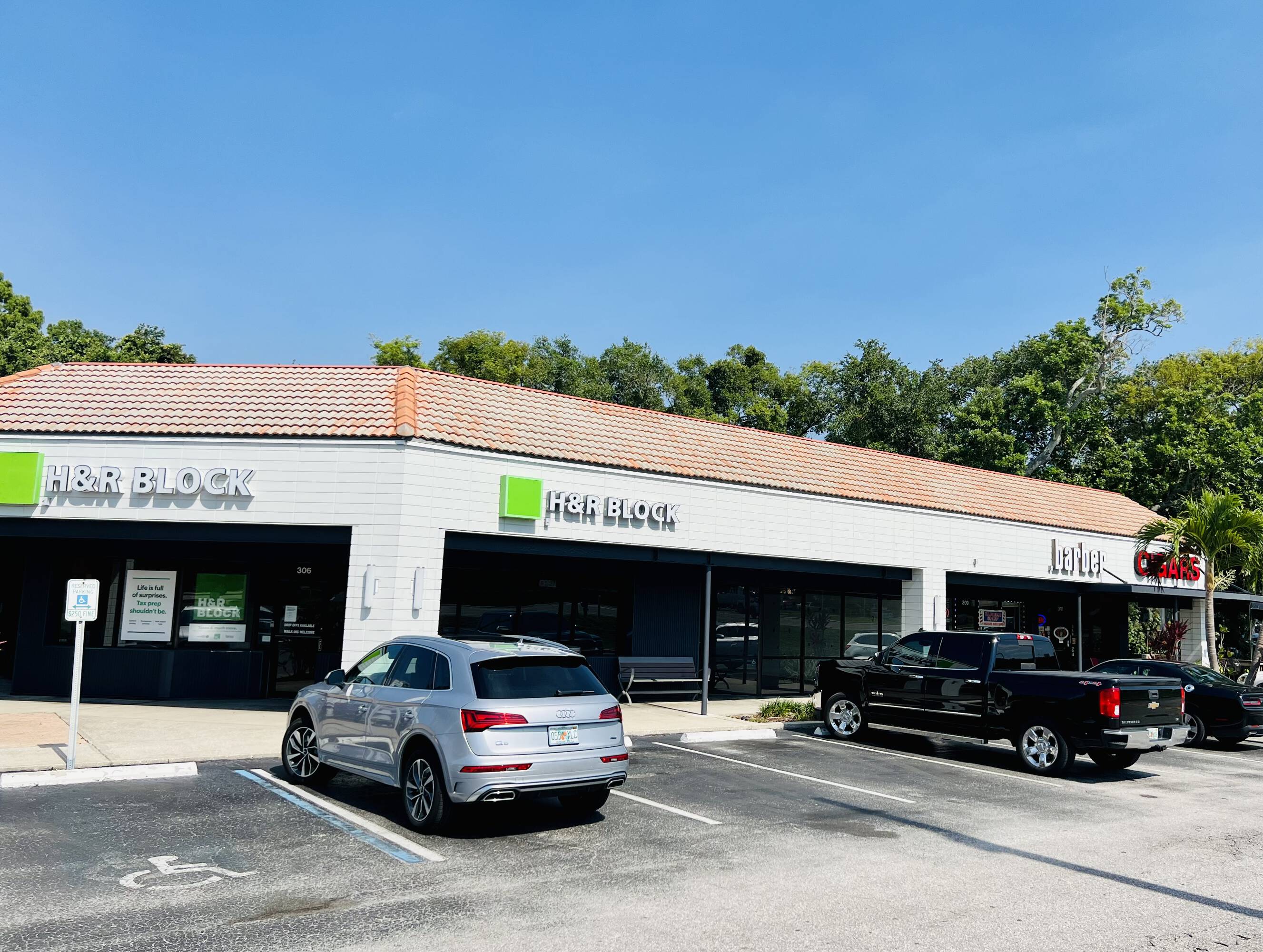 2454 McMullen Booth Rd, Clearwater, FL 33759