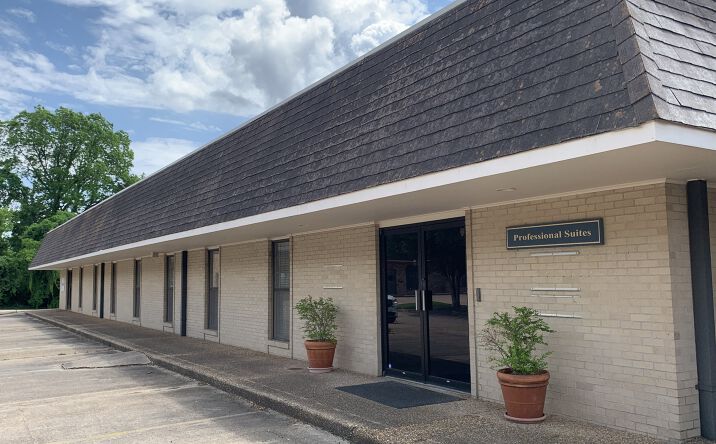Pictures of Office property located at 1945 E 70th St, Shreveport, LA 71105 for lease - image #1