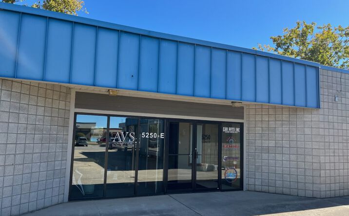 Pictures of Retail, Office property located at 5250 Northland Dr NE, Grand Rapids, MI 49525 for lease - image #1