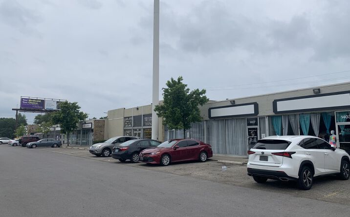 Pictures of Retail property located at 1431 S Hamilton Rd, Columbus, OH 43227 for lease - image #1