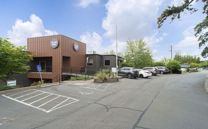 Pictures of Office, Retail property located at 675 Orchard Heights Rd NW, Salem, OR 97304 for lease - image #1