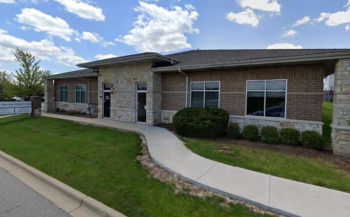 Pictures of Office property located at 82 Miller Dr, North Aurora, IL 60542 for lease - image #1