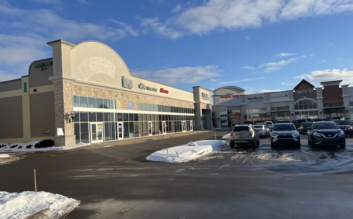 Pictures of Retail property located at 2500 East Beltline Avenue SE, Grand Rapids, MI 49546 for lease - image #1